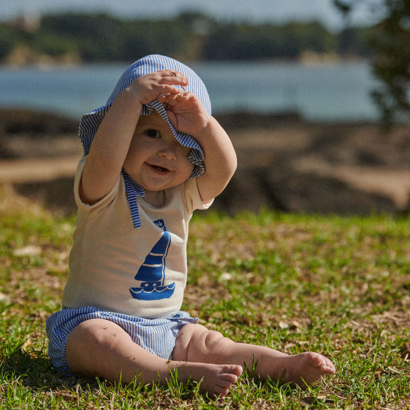STRETCH JERSEY S/S BODYSUIT | Sail Boat Print-Extra Img - 1